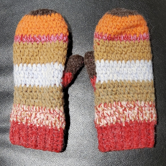 Handmade Mittens - Picture 2 of 5